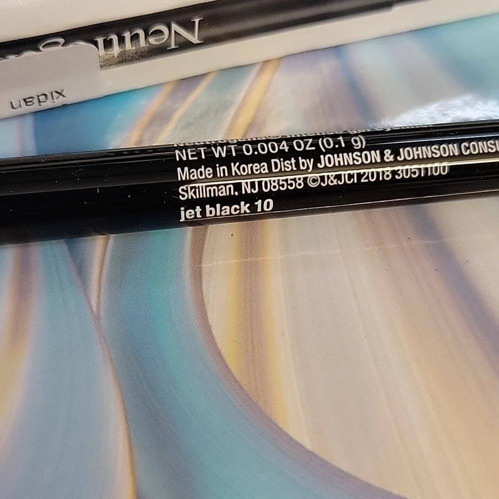 Neutrogena Intense Gel Eyeliner in Jet Black 10 New 0.1ml
